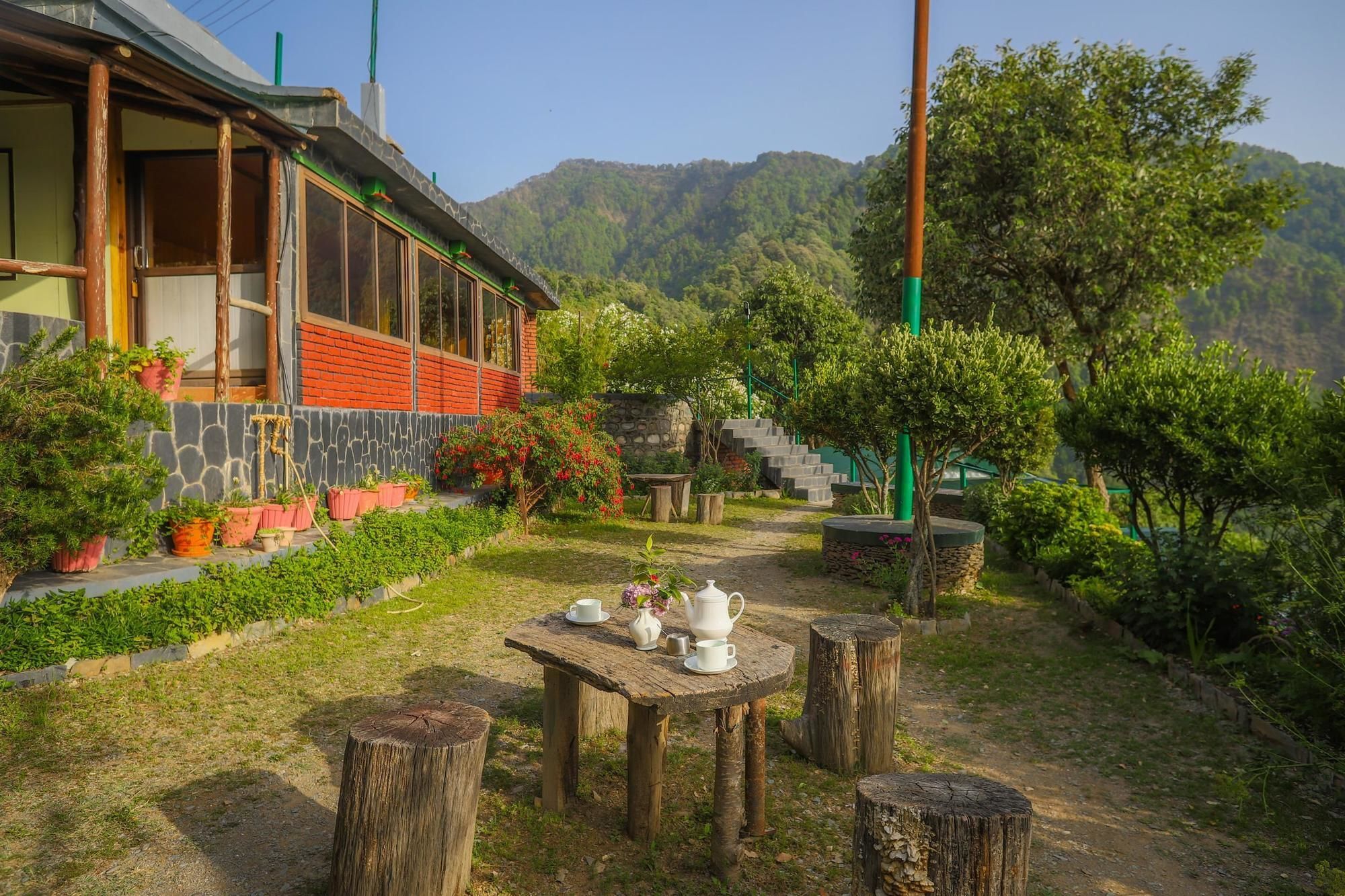 V Resorts The Nest Cottage Найнитал Экстерьер фото