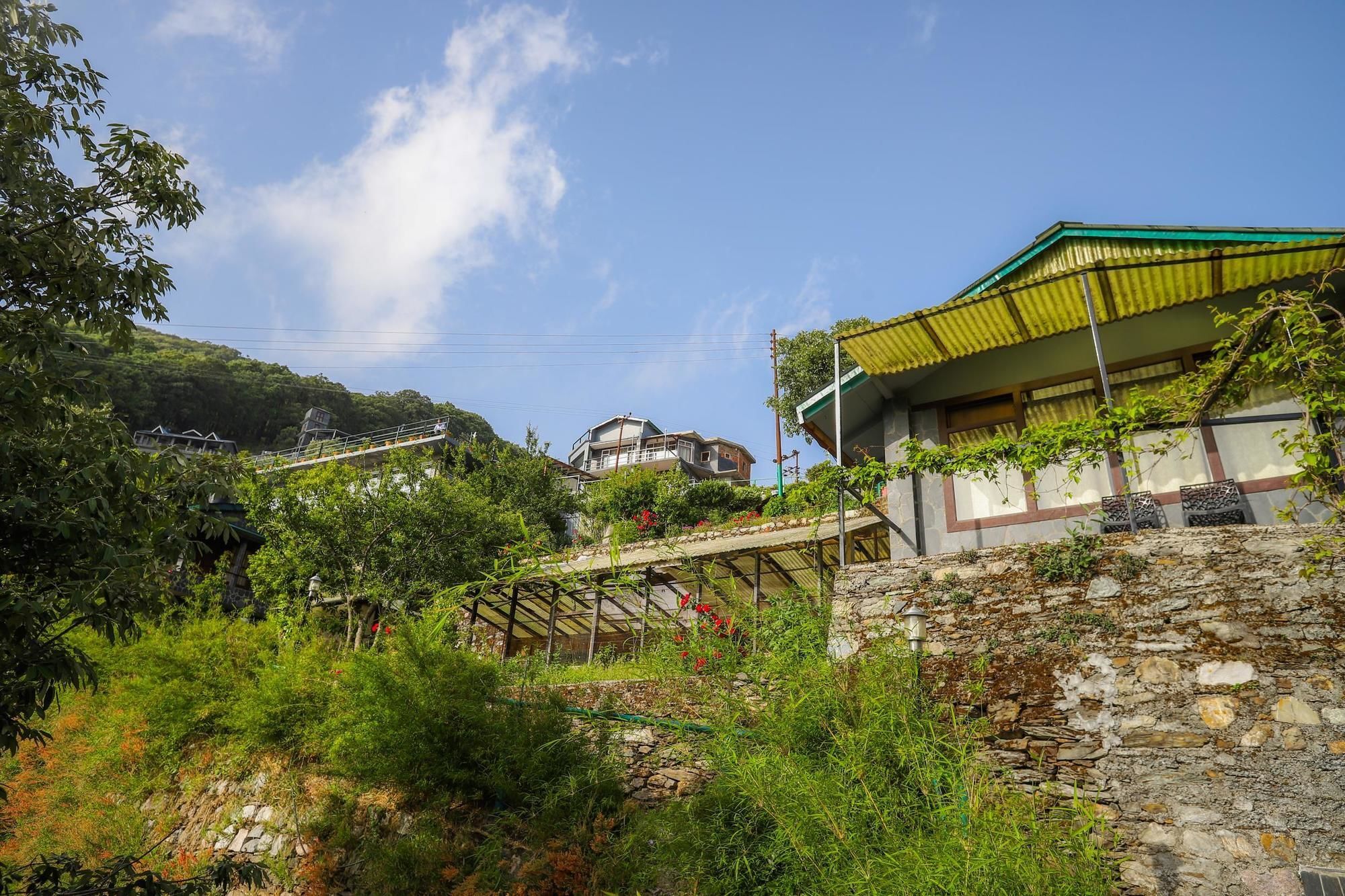 V Resorts The Nest Cottage Найнитал Экстерьер фото
